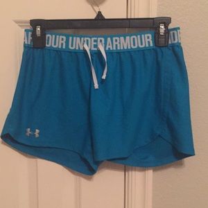 Under armour shorts only worn once!!